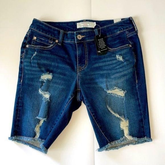 Torrid BOYFRIEND BERMUDA SHORT - Picture 3 of 6